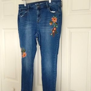 Old Navy embroidered Rockstar Skinny Midrise
